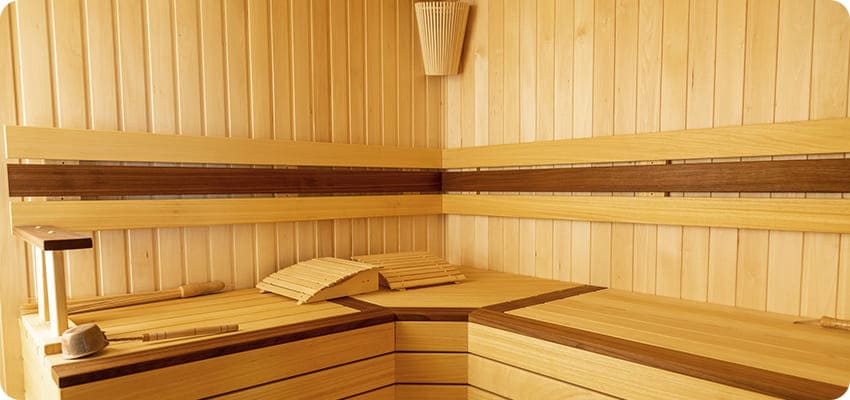 Изучение технологий финишной отделки бани: покраска, штукатурка, обои, плитка и другие варианты